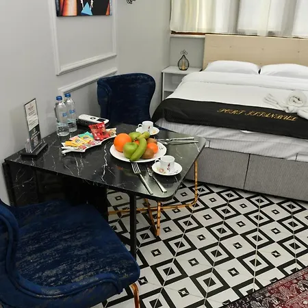 Port Residences *